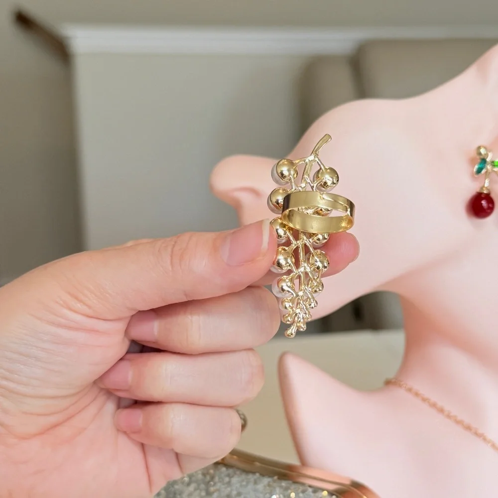 Gold and Pearl Leaf Ring